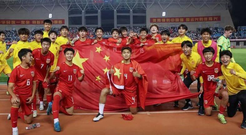 kaiyun平台-真怕黑色3分钟！国少最后阶段踢得太乱了 球迷：日本教练非蠢即坏